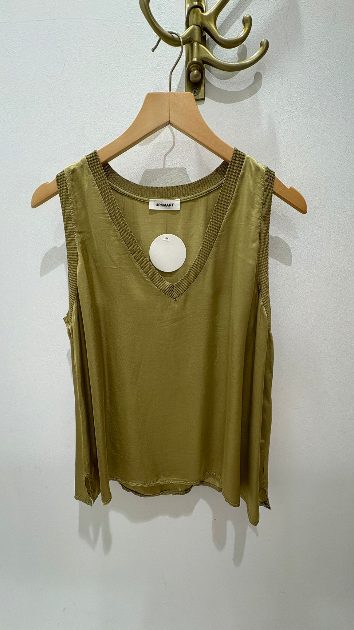 TOP LÍA CUELLO PICO VERDE