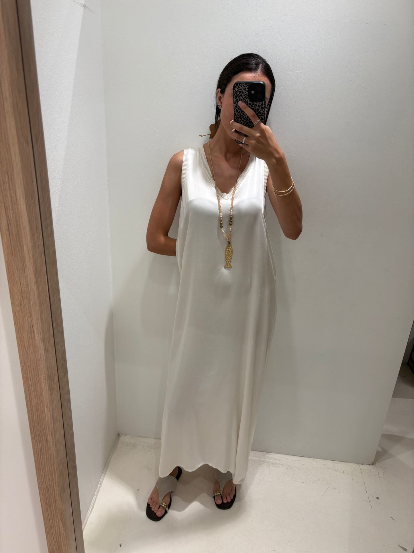 VESTIDO GALA CUELLO PICO