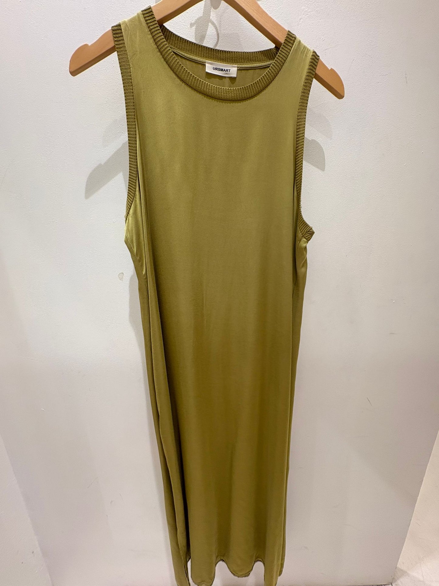 VESTIDO GALA CUELLO REDONDO VERDE