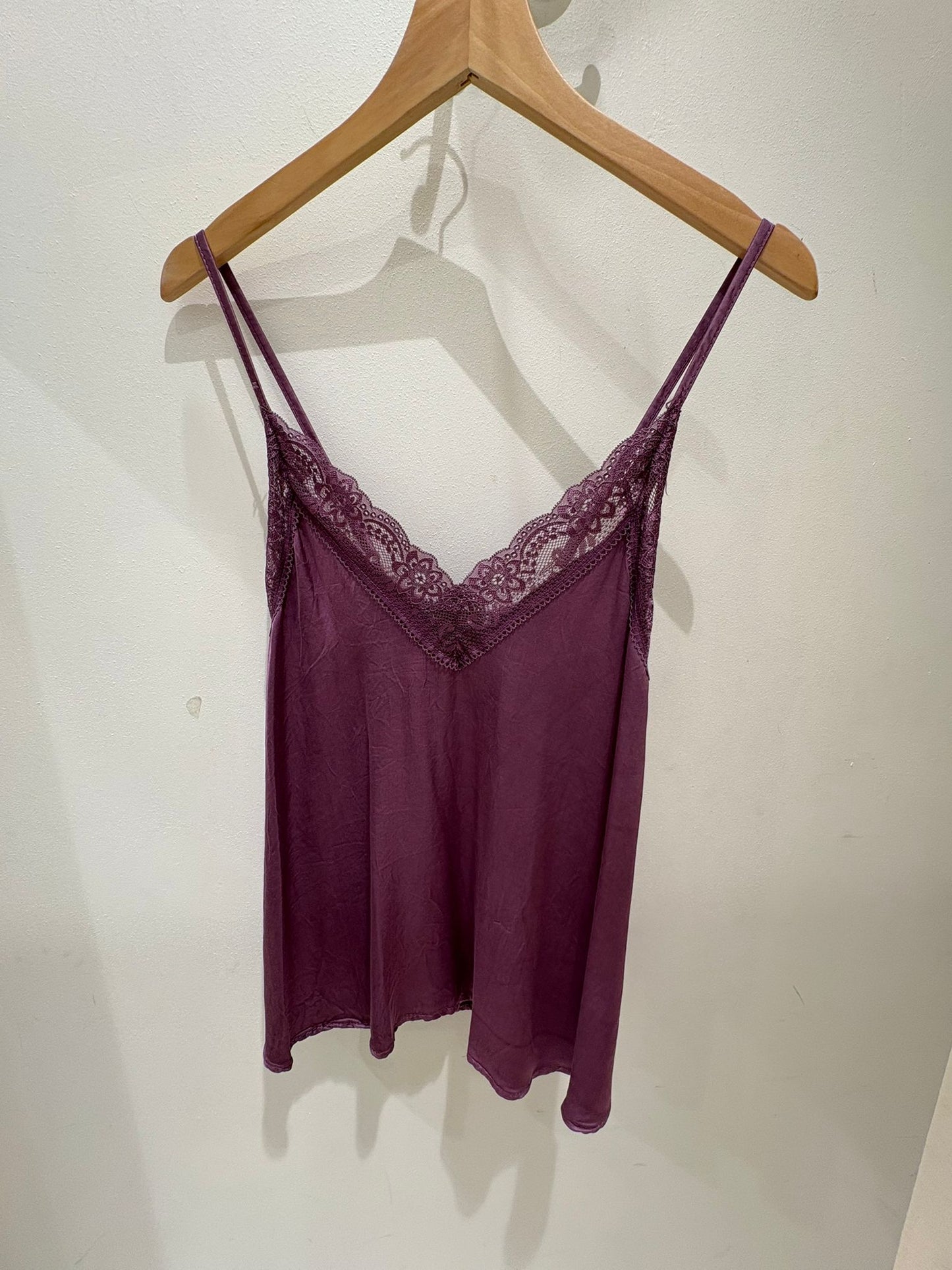 TOP LENCERO FINA MORADO