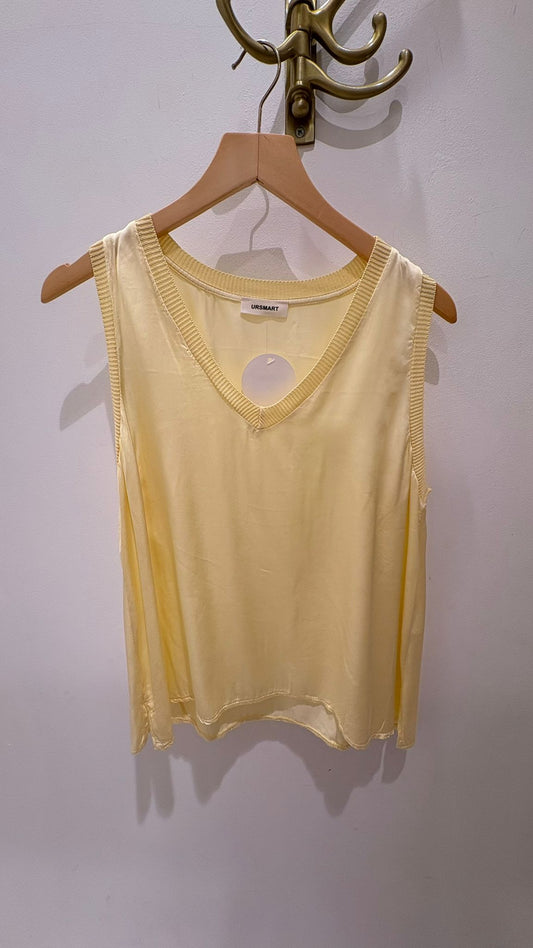 TOP LÍA CUELLO PICO AMARILLO