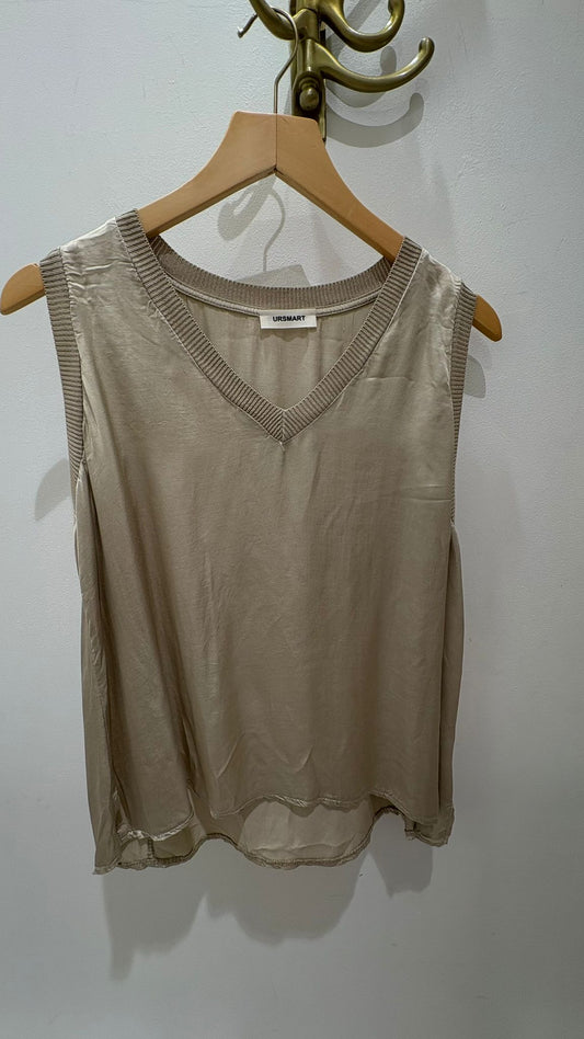 TOP LÍA CUELLO PICO GRIS PLATA