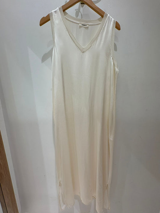 VESTIDO GALA CUELLO PICO CRUDO